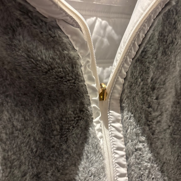 Reversible vest - Picture 4 of 4